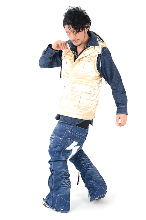 2018スノボーウェアのメンズ、レディース 着こなしやコディネイトのご