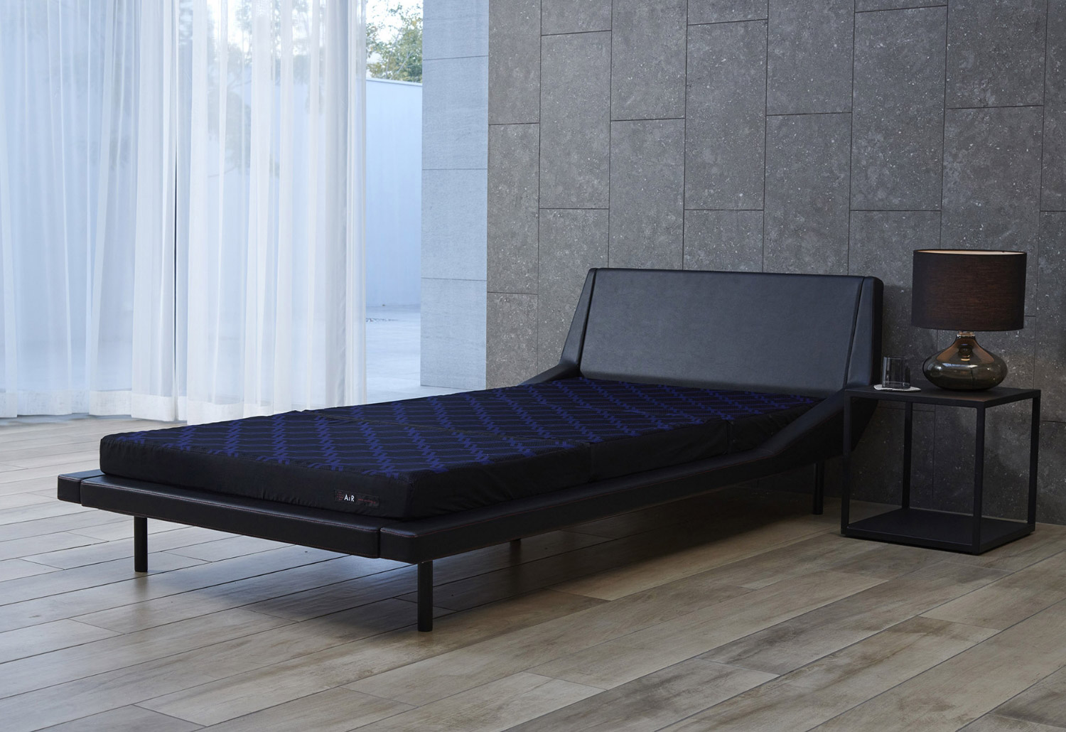 アプリ連携で眠りを可視化。［エアーコネクテッド］SXマットレス