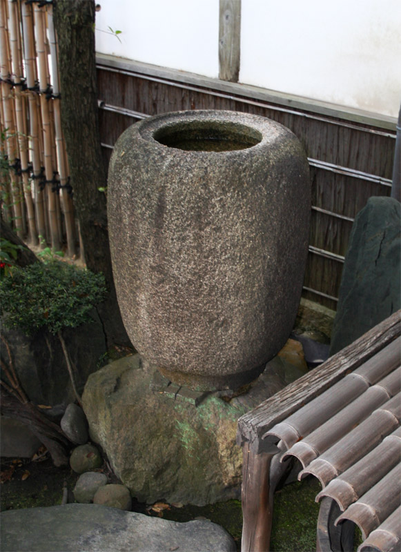 JAANUS / tachichouzubachi 立手水鉢