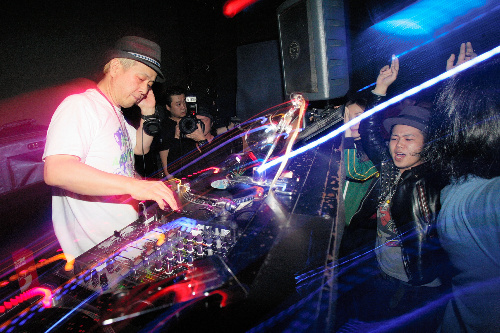 asahi.com（朝日新聞社）：大貫憲章さん「ロンドンナイト」29年で