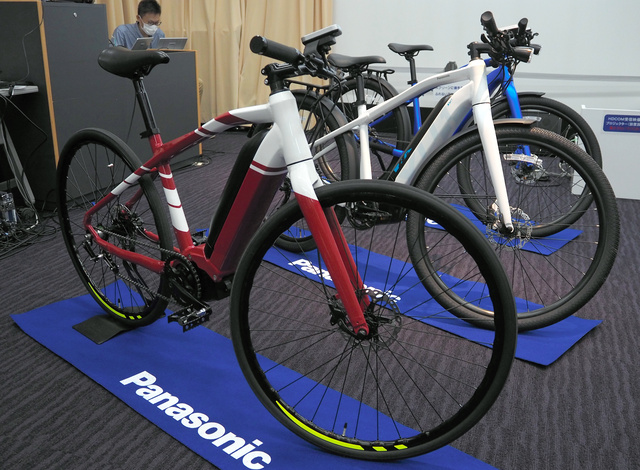 電動アシスト自転車、気分はケイリン パナの五輪モデル - 東京