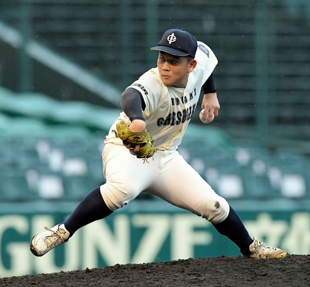 腹くくった石見智翠館の変則左腕 直球遅くたって好救援 - 高校野球