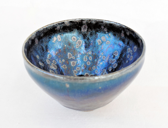 曜変天目に挑む 津山の陶芸家が個展 松江 [島根県]：朝日新聞