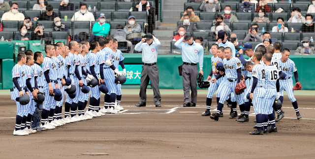 見分けつかない縦じま…違いはどこに 東海大系列が対決 - 高校野球