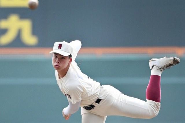 昨夏の名勝負は「結局負けている」 甲子園で花開く早稲田実のエース