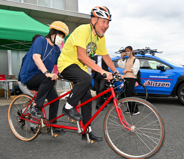全国で公道OKに 「タンデム自転車元年」 多様な可能性をアピール [栃木