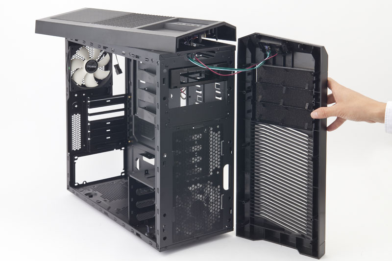 今どきのニーズを押さえた、お買い得感の高いPCケース「Z5」 | 株式