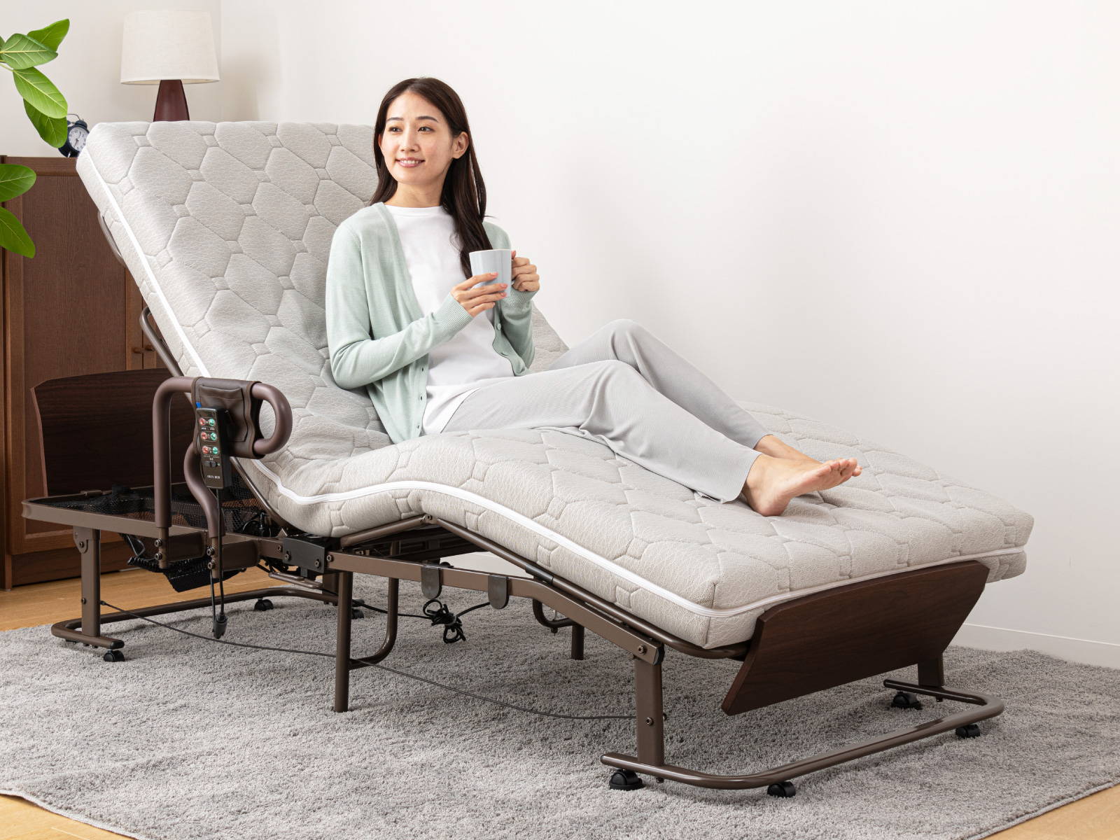 3種類から選べるマットレスとセットの電動リクライニングベッド