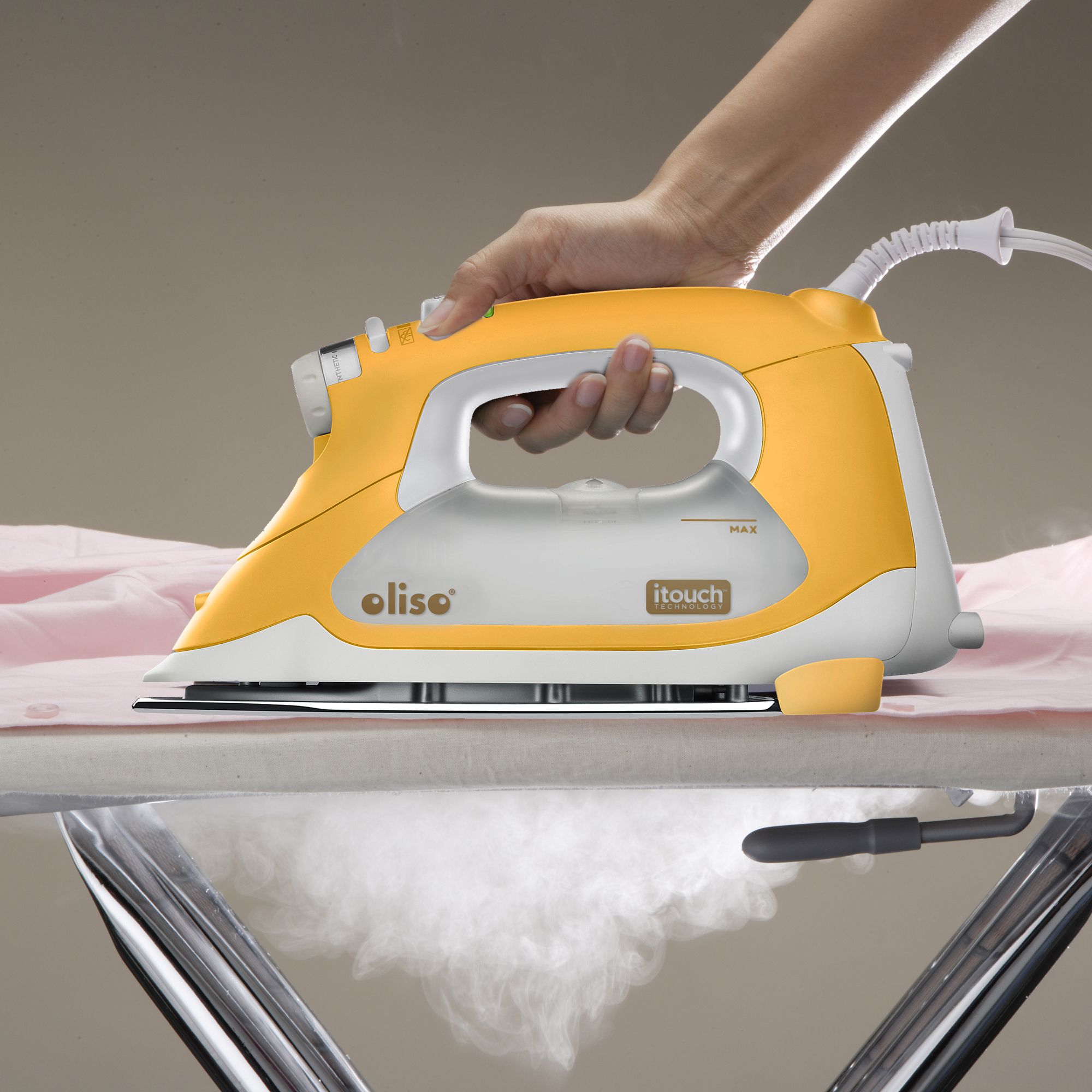 世界で唯一！“足が生えた”アイロン 「オリソスマートアイロンTG1600