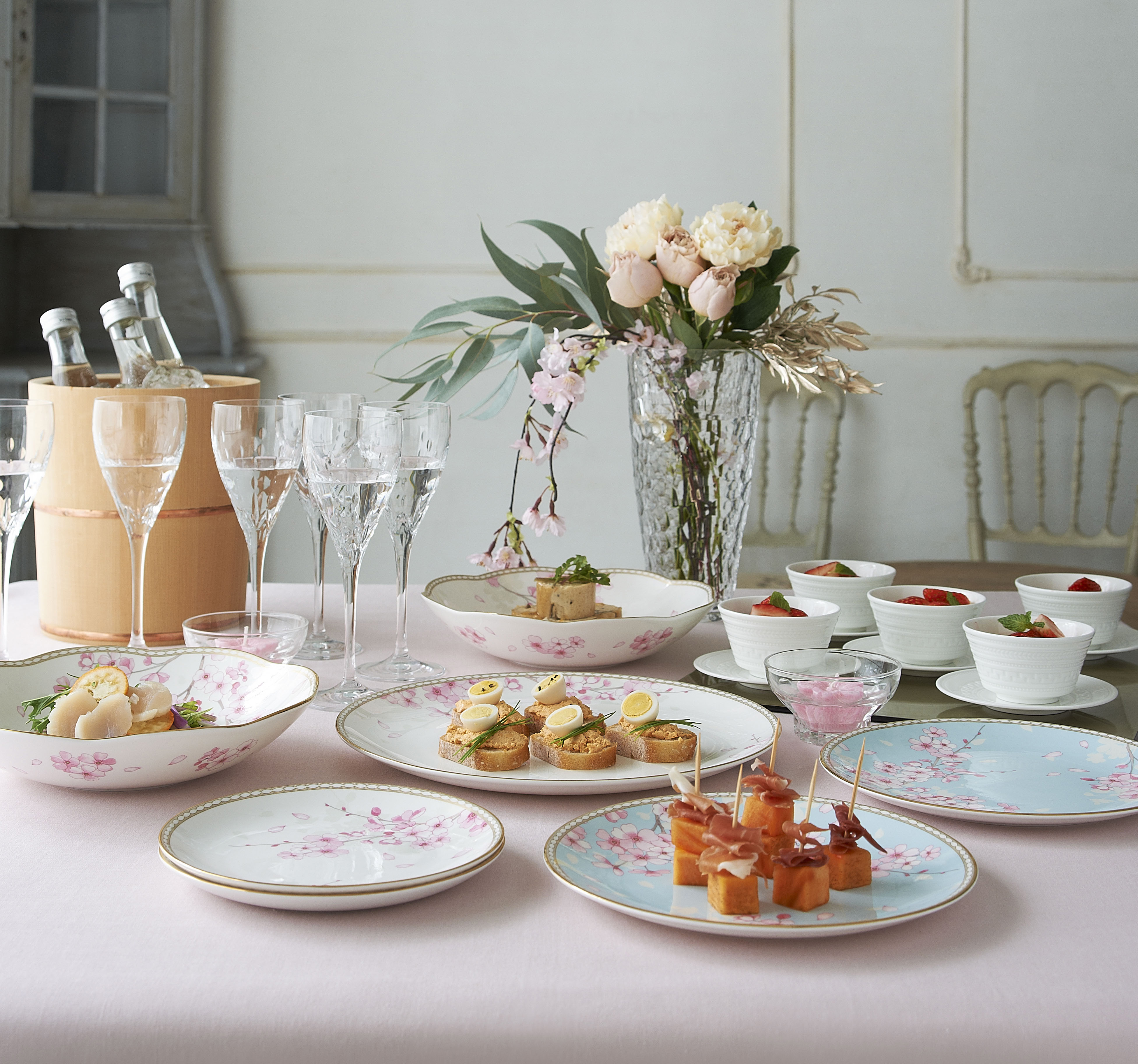 新春のおもてなしにはウェッジウッドの食器で！ “和モダンスタイル”に