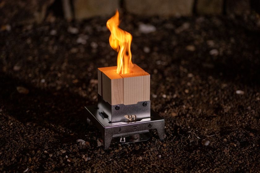 誰もが安全で気軽に“焚火”を楽しめる、 新発想の「吹火台(ふきびだい