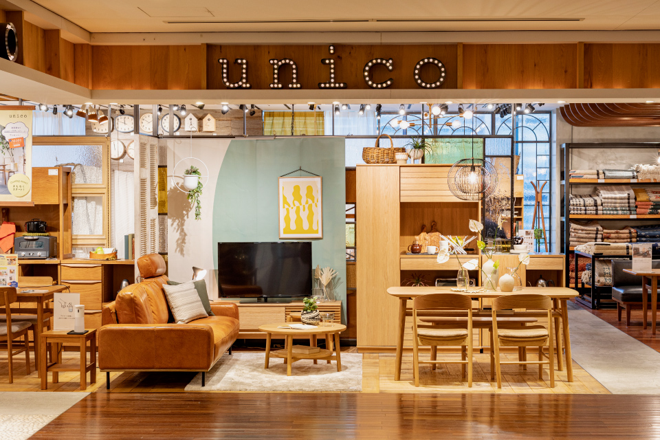 手塚治虫のキャラクター「ユニコ」と インテリアショップ「unico