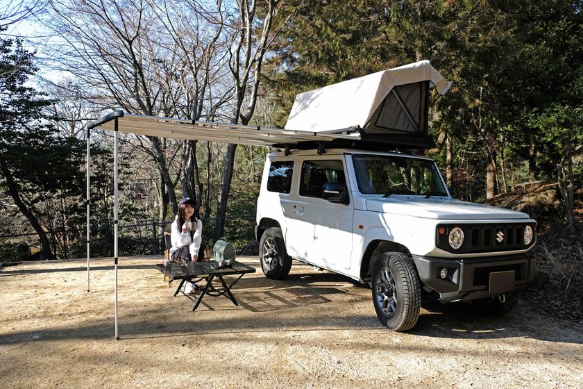 ルーフテントやサイドオーニングを格納した3WAYルーフラック！ 小さな