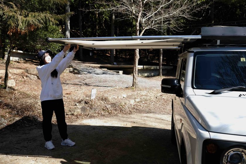 ルーフテントやサイドオーニングを格納した3WAYルーフラック！ 小さな