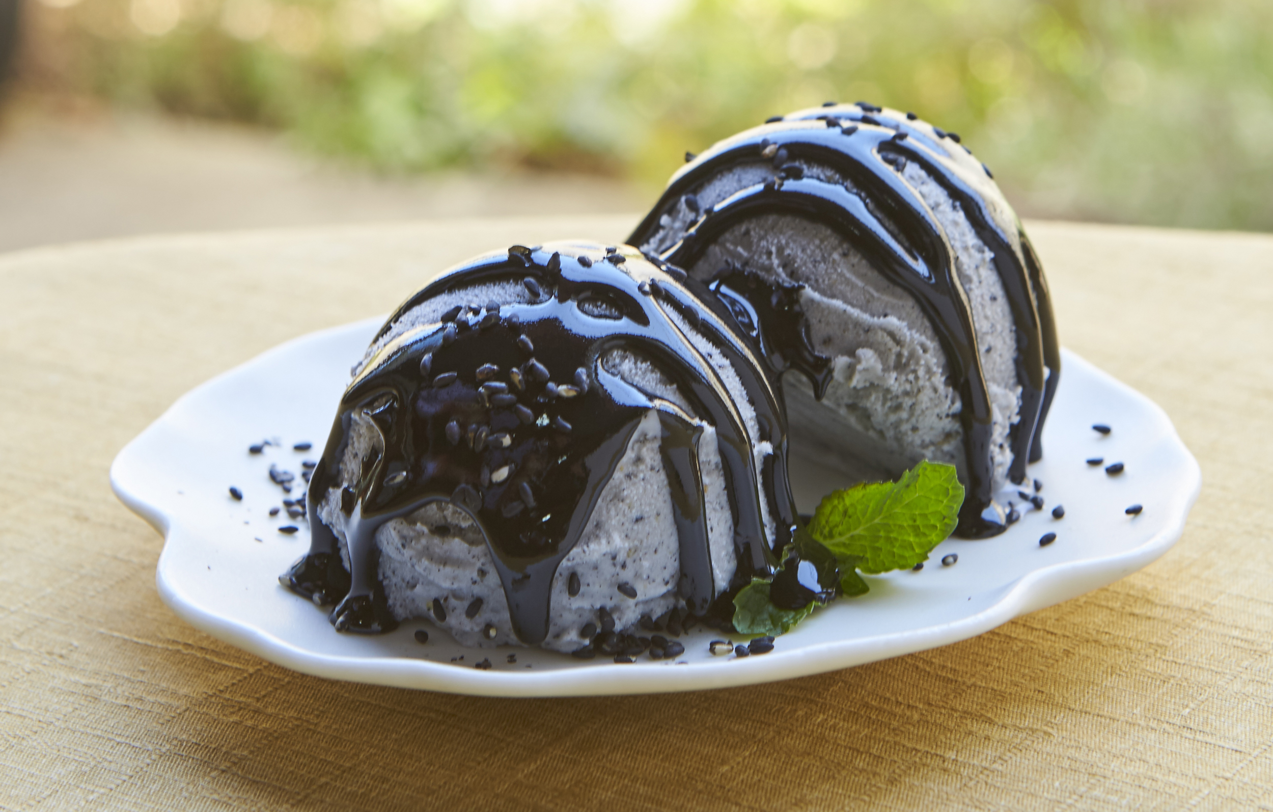 必見！ネットで話題の黒ごまジェラート 『胡麻ジェラ -極- 濃香黒ごま