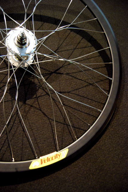 Velocity DEEP-V 650c All Color ホイール 「モランボン」 フロント
