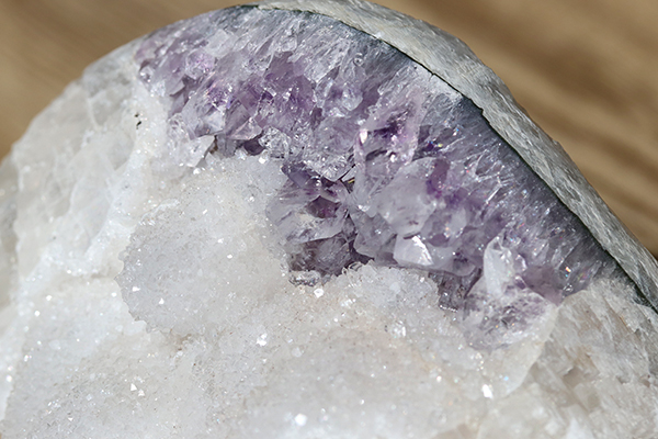 秘蔵コレクション】ブラジル産カルサイト共生アメジスト原石-141水晶