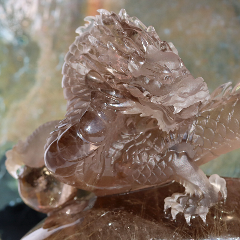 特選品】ルチルクォーツ彫り物（五爪龍）台座付き-043水晶クラスター