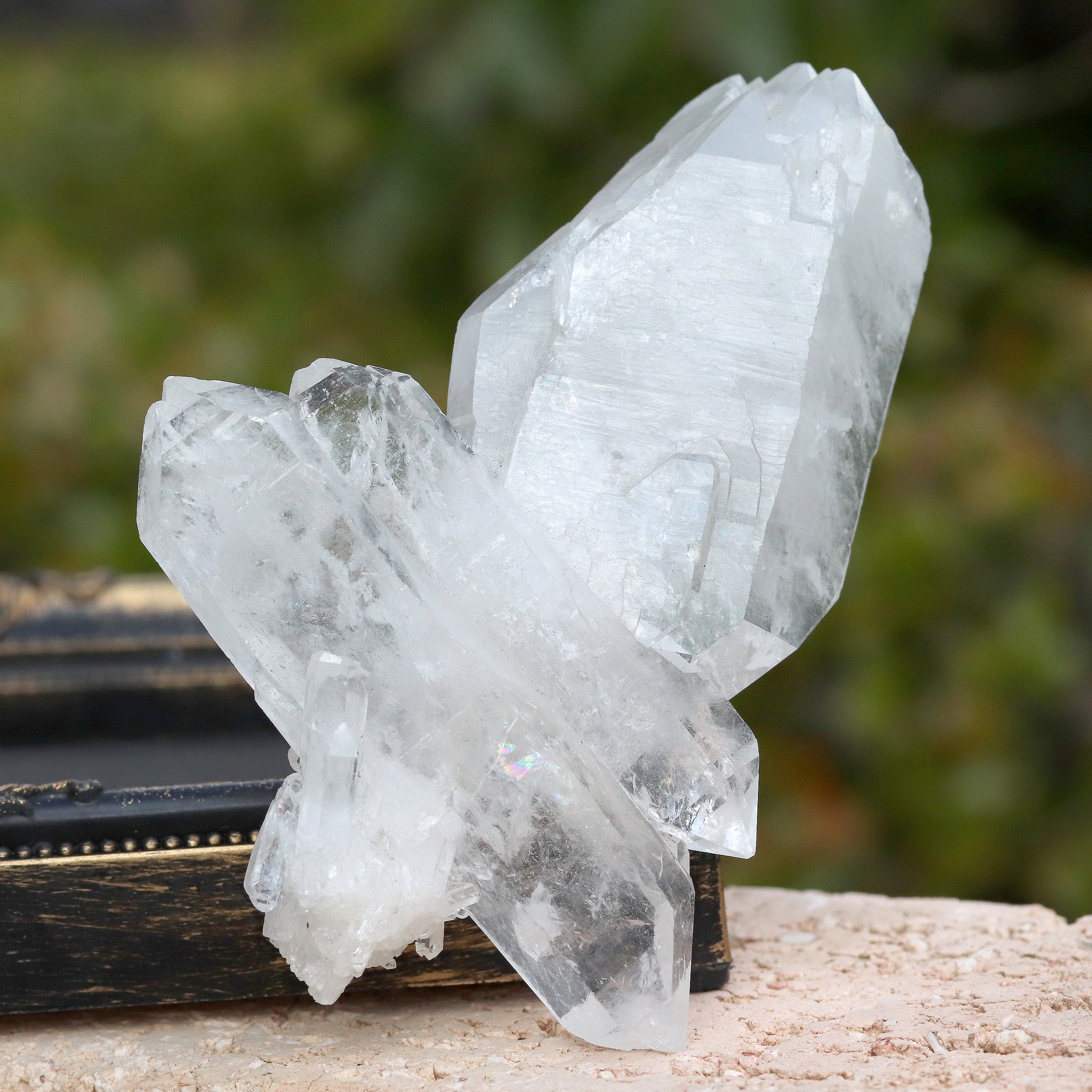 ファーデンクォーツ-017水晶クラスター、天然石ビーズのアートクリスタル