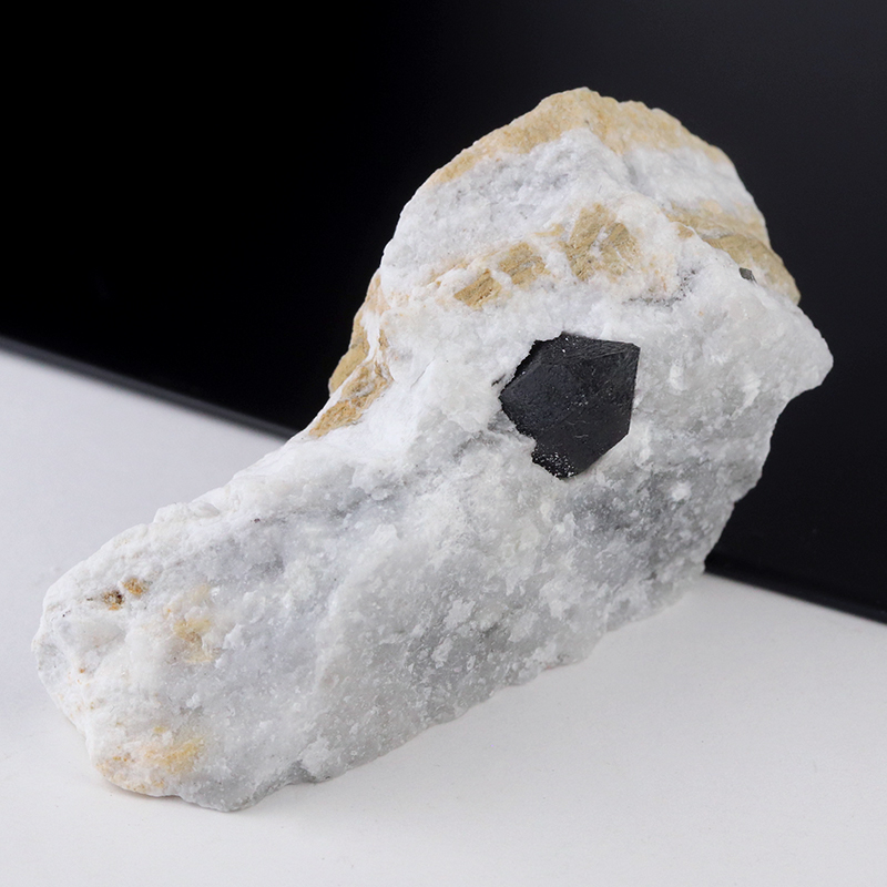 超稀少！閉山両剣結晶！イタリア産モリオン原石（大理石母岩）-173水晶