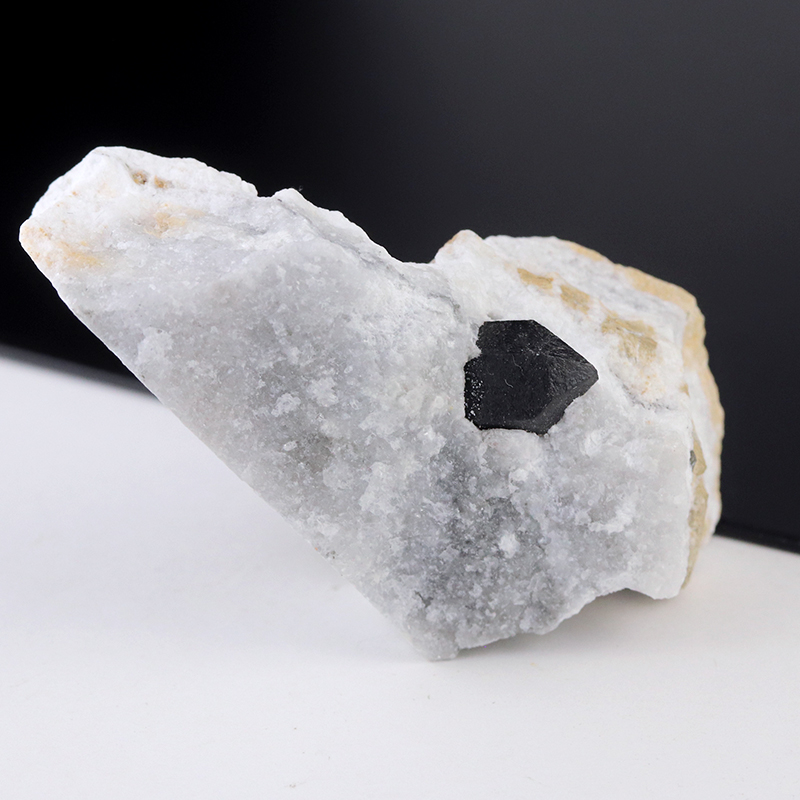 超稀少！閉山両剣結晶！イタリア産モリオン原石（大理石母岩）-173水晶