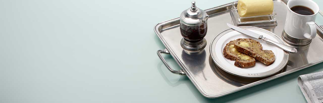 トレイ＆サービングプレート: ピューター · 陶器 · 木材 | Cosi Tabellini