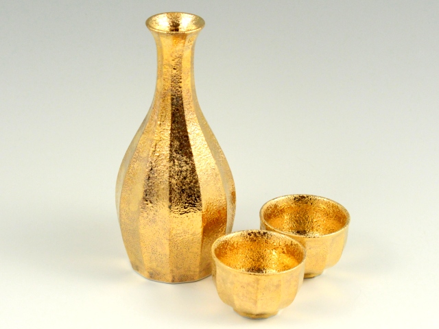 美味しいお酒を美味しく呑む器” 【有田焼 三光堂】