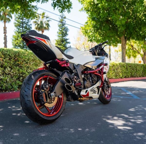 ZX-6R (24-) 好きなポジションに設定できるアルミサブケージ｜AxxL