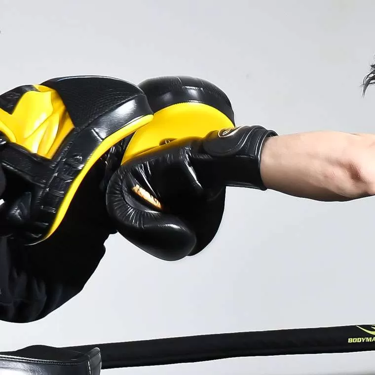 パンチングミット カーブPRO ブラック×イエロー KM157BKYE