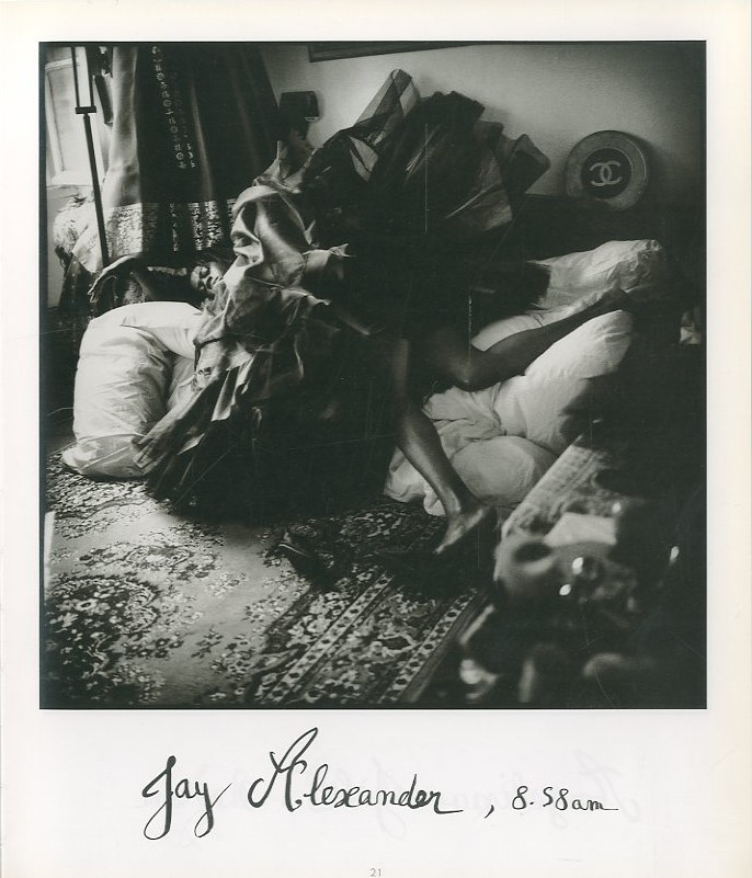 Women Before 10 a.m. / 写真：ベロニク・ヴィアル | 小宮山書店