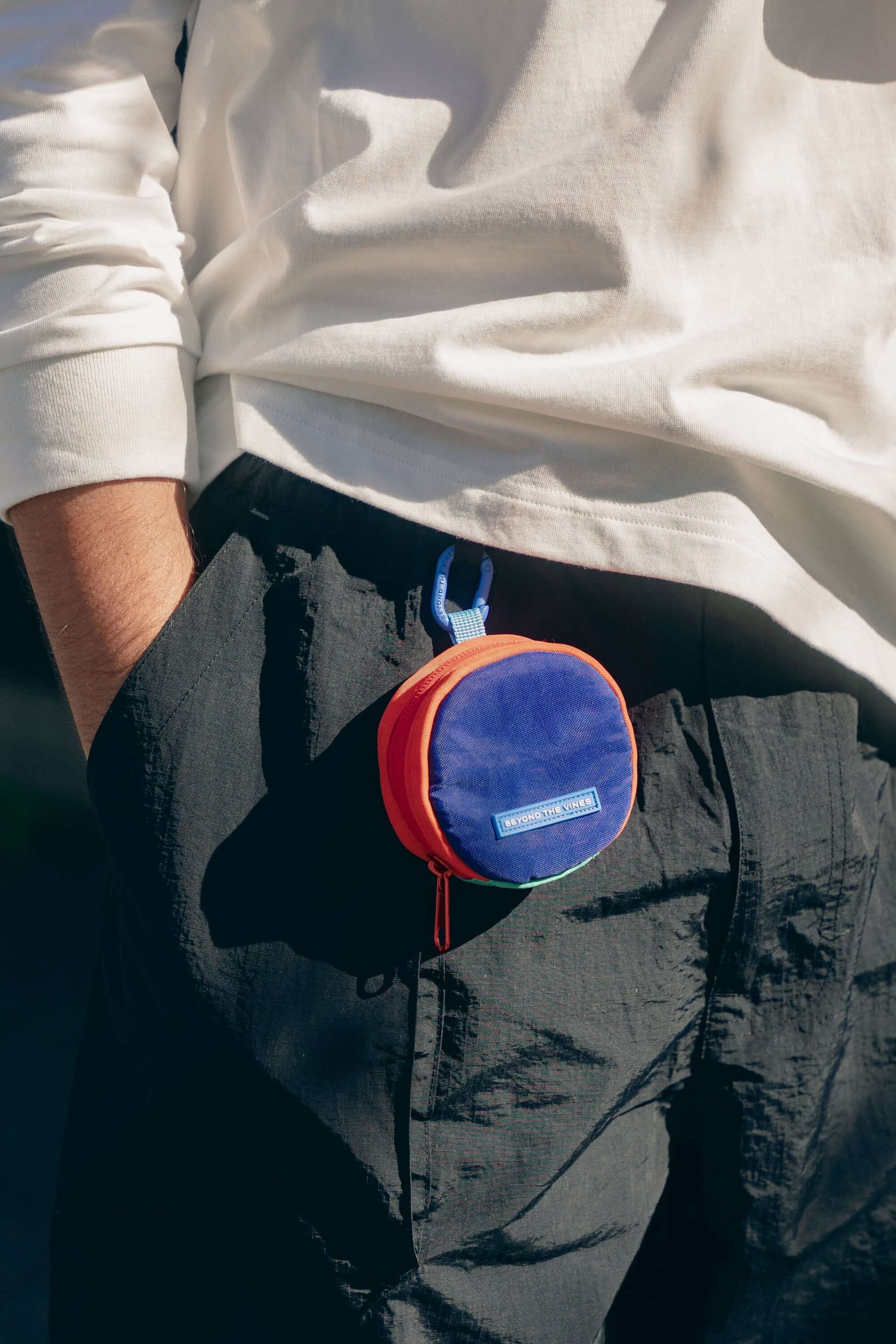 スーパーパネルラウンドポーチ | Beyond The Vines – Beyond The Vines