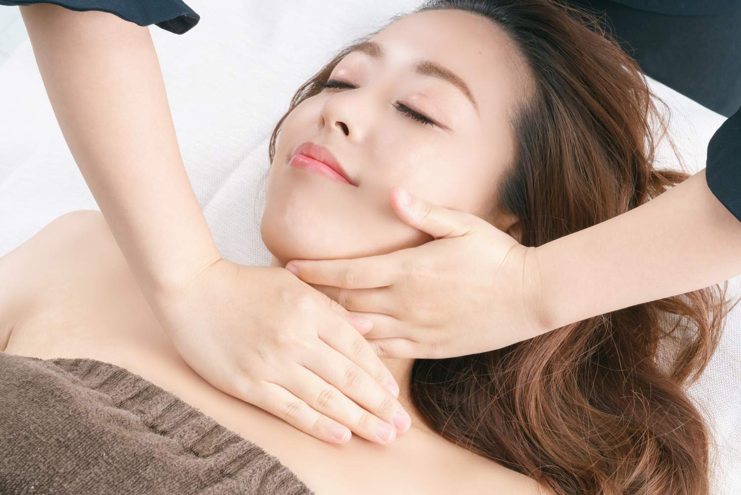 シミのセルフ ケアで大事な事 - リータ伊丹店｜シェービング・毛穴ケア