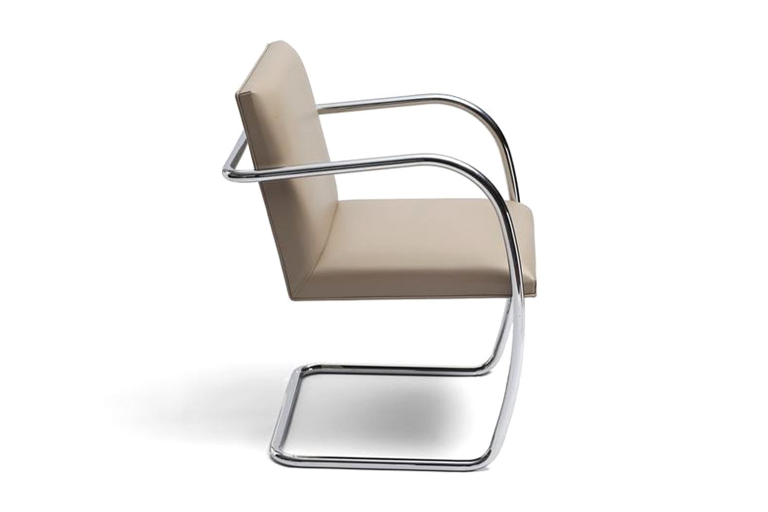 Brno Chair（ブルーノチェア）の特徴や魅力、ブランドの歴史を紹介