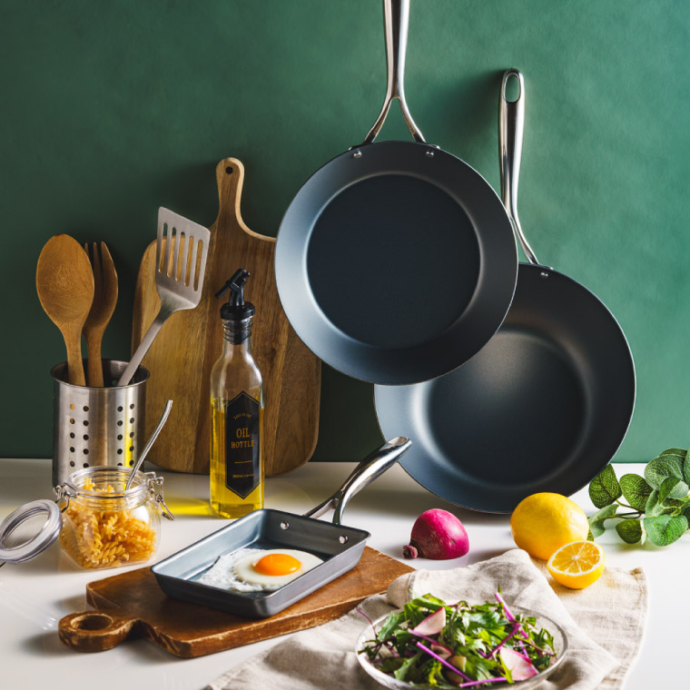 送料無料 窒化加工 鉄深型フライパン 26cm SDY-003 / IH対応 ガス火