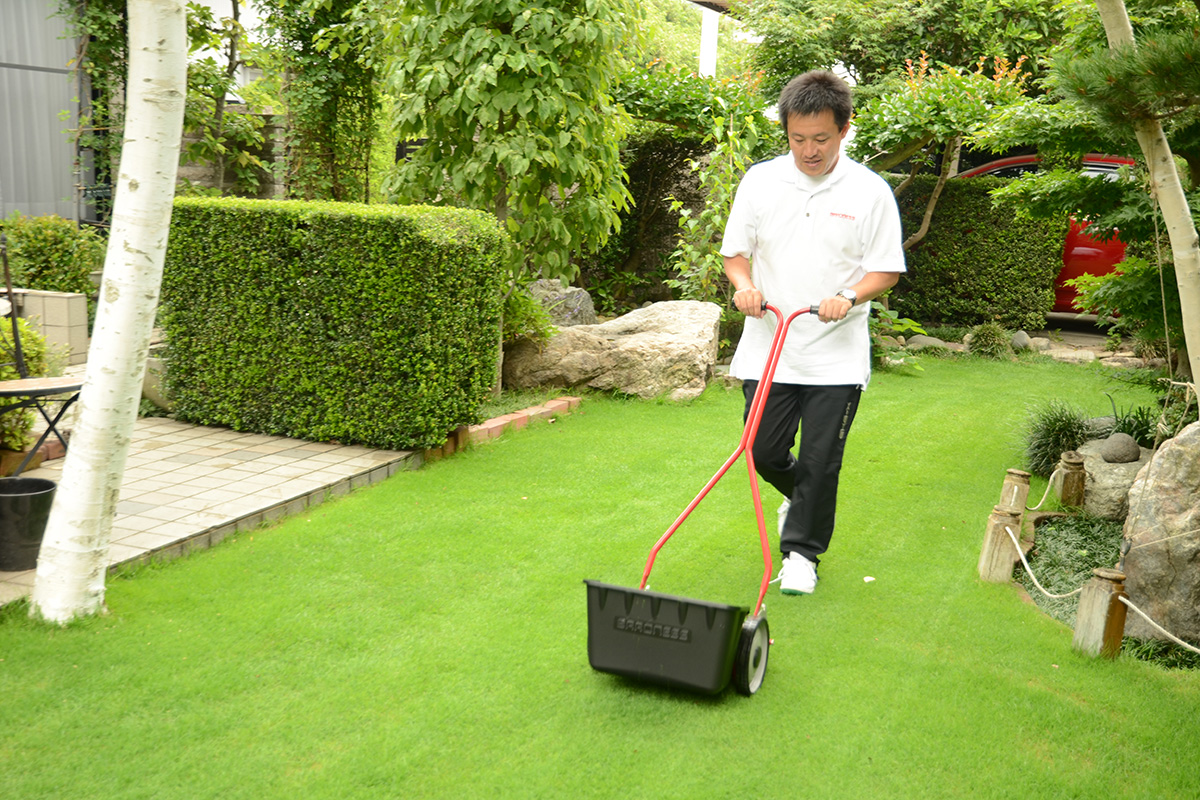 バロネス 手動式芝刈機(ハンドモア) LM4D | BARONESS