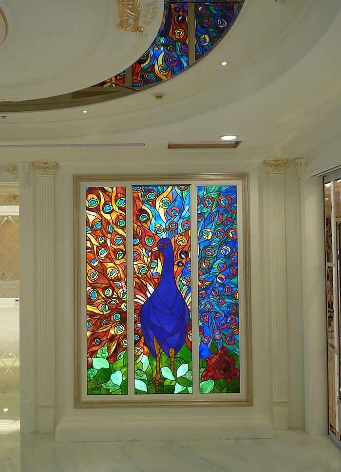 ハイグレードなデザイン-002「孔雀」| ステンドグラスバロック