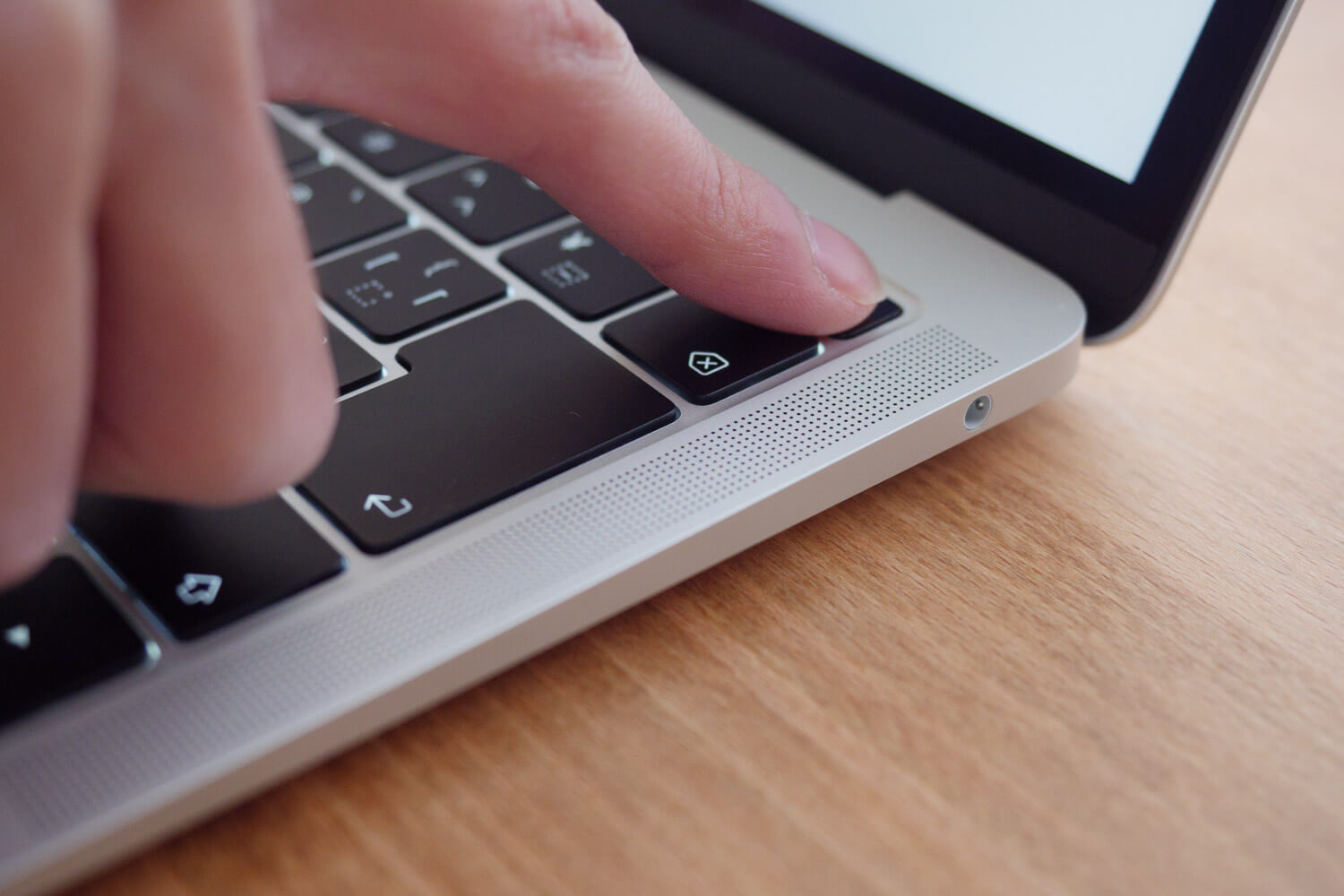 8GBで十分】MacBook Air 2018/2019 レビュー【カスタマイズ】 | ENHANCE