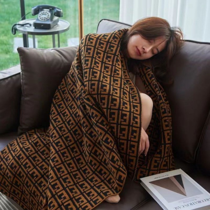 Fendi フェンディブランド 毛布 掛けブランケットブランドひざ掛け