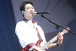 イ・ジョンヒョン（CNBLUE）、入隊前ラストライブも「最後は幸せな笑顔