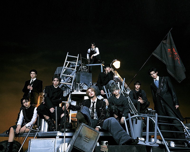 &TEAM、ニューシングル『Go in Blind (月狼)』アーティストフォト