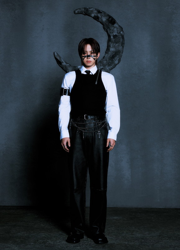 &TEAM、ニューシングル『Go in Blind (月狼)』アーティストフォト