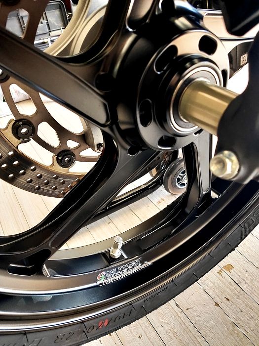 カワサキZX-25R SE（2023） ハンドル位置変更＆ストリート仕様化