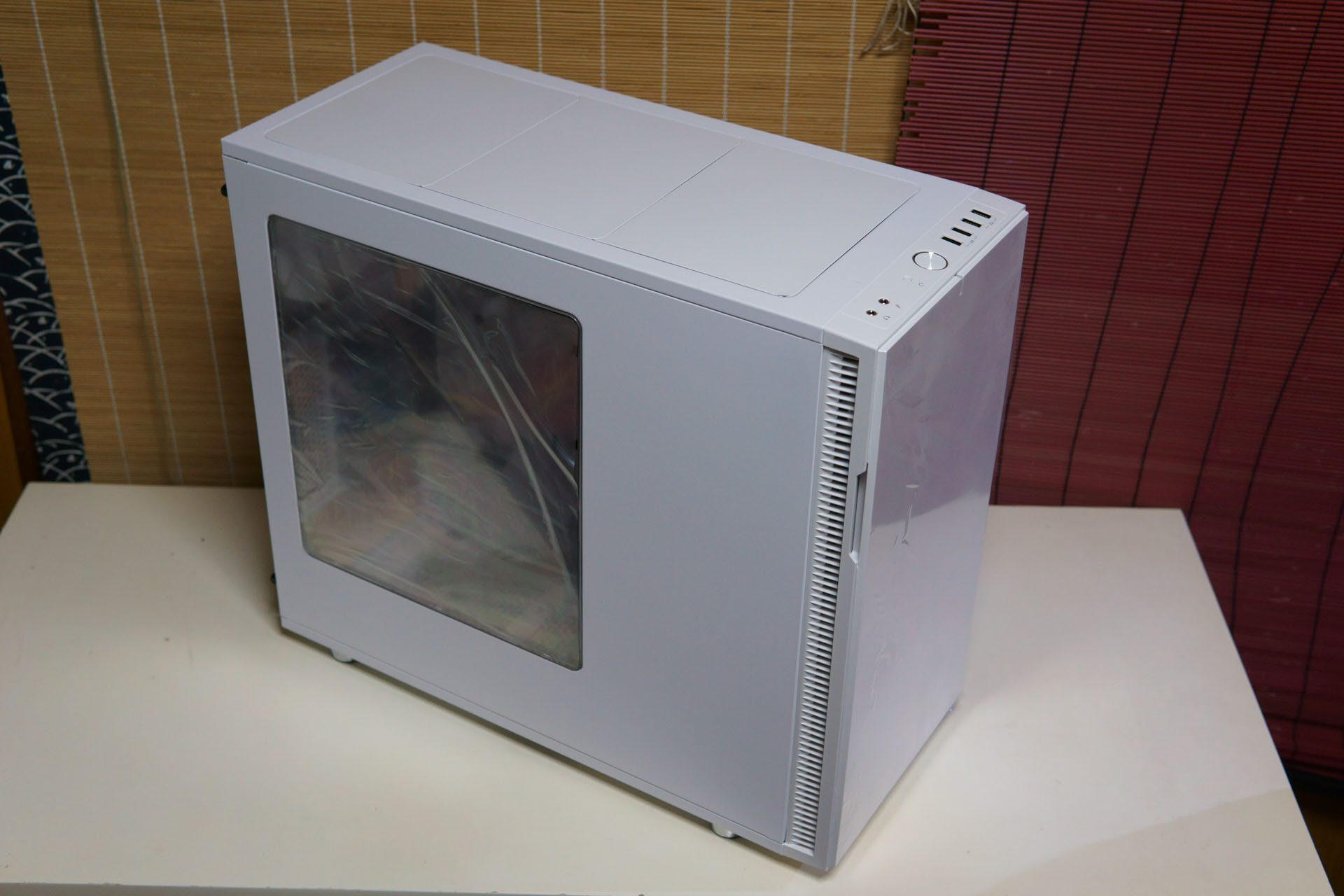 Fractal Design Define R5 FD-CA-DEF-R5（ホワイト）| お洒落で中が