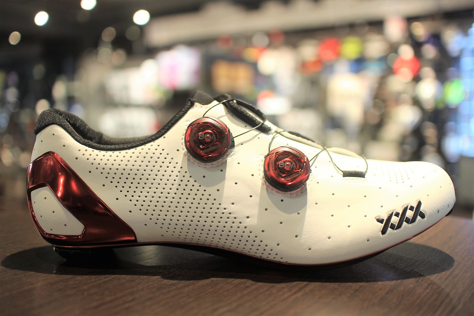 ボントレガー XXXロードシューズ限定カラー＆MTBシューズ登場