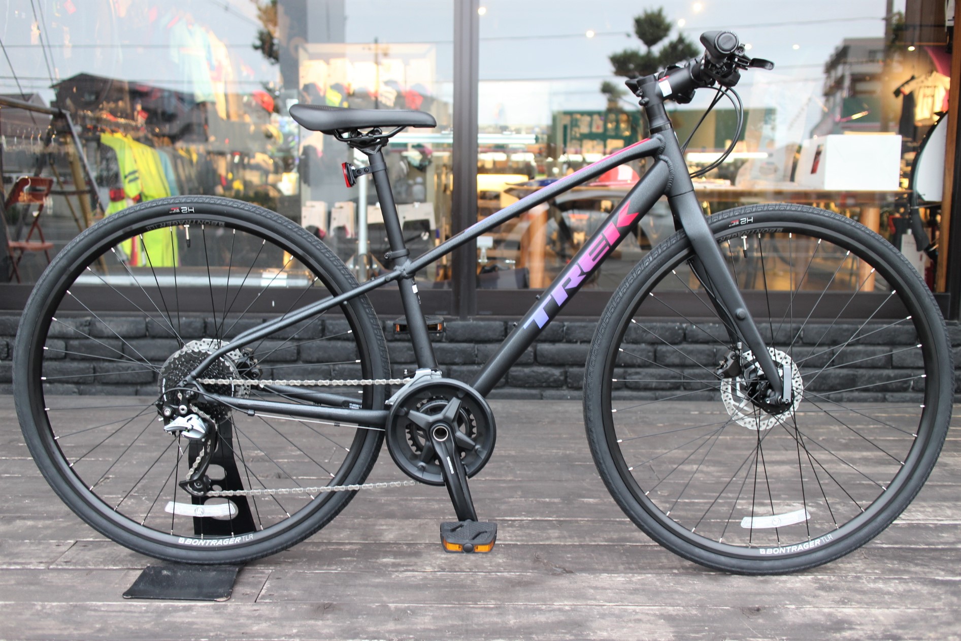 トレック 2020-2021年 FX3 Disc 通勤通学やスポーツに！人気No1万能