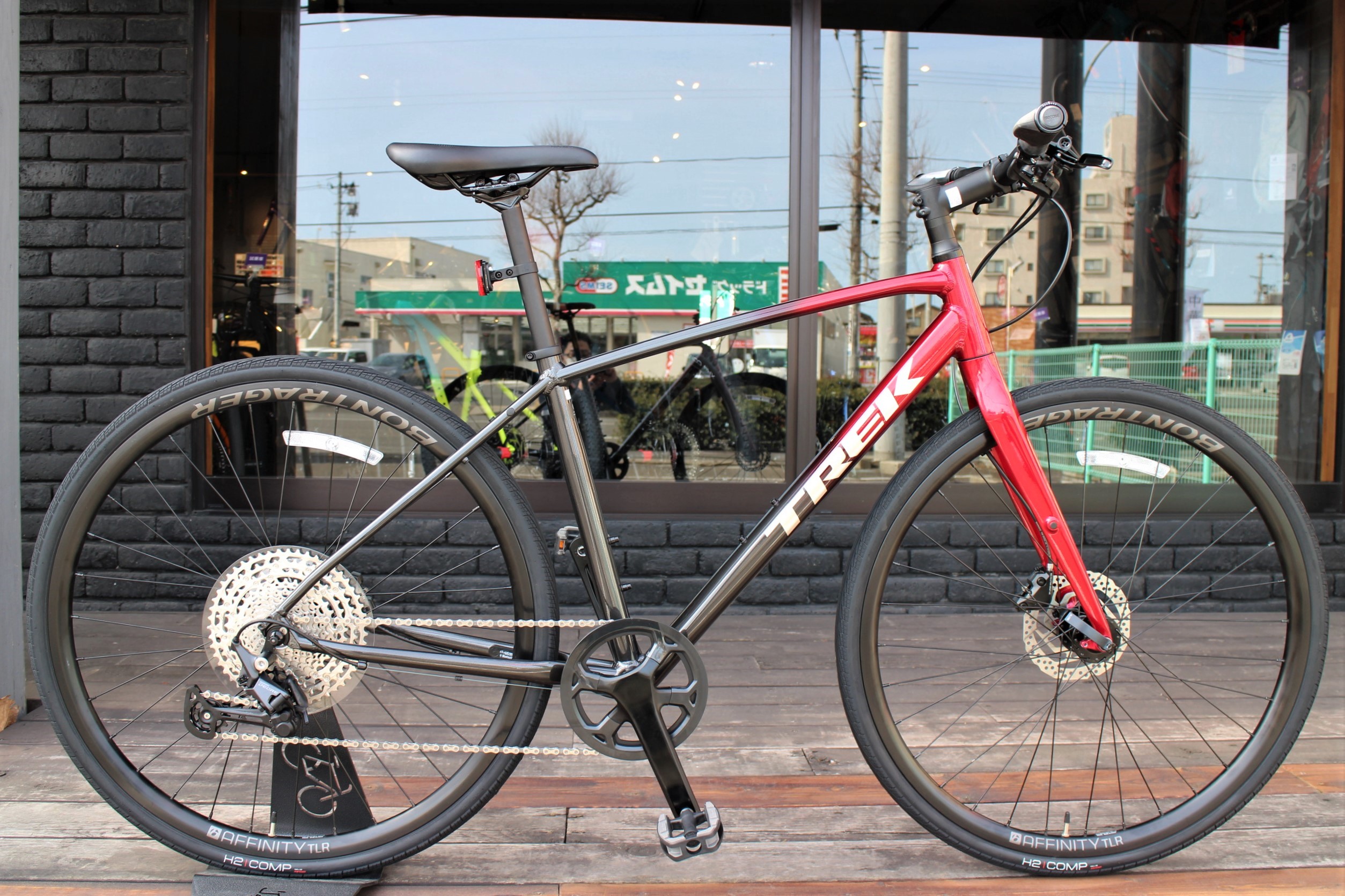 トレック 2021年 FX4 Disc フロントシングルに進化した高性能クロス