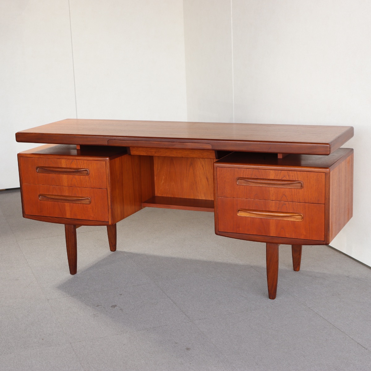 仕事がはかどらない・・・】ジープランG-PLAN製デスク 送料込