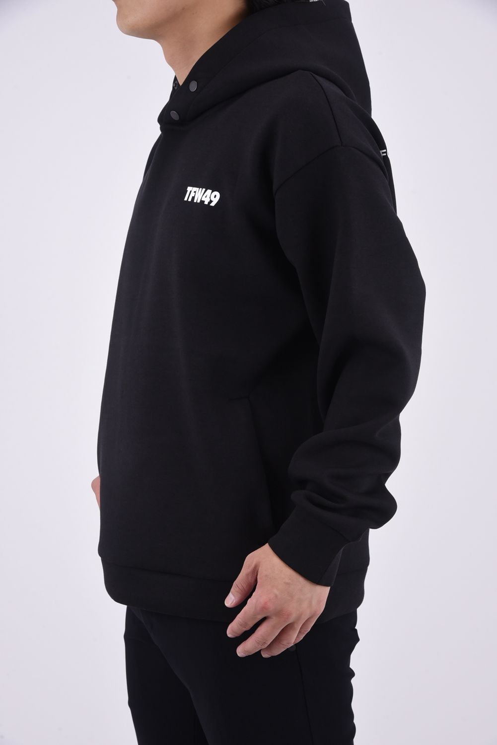 TFW49 - CARDBOARD MATERIAL HOODIE / ダンボールニット プルオーバー