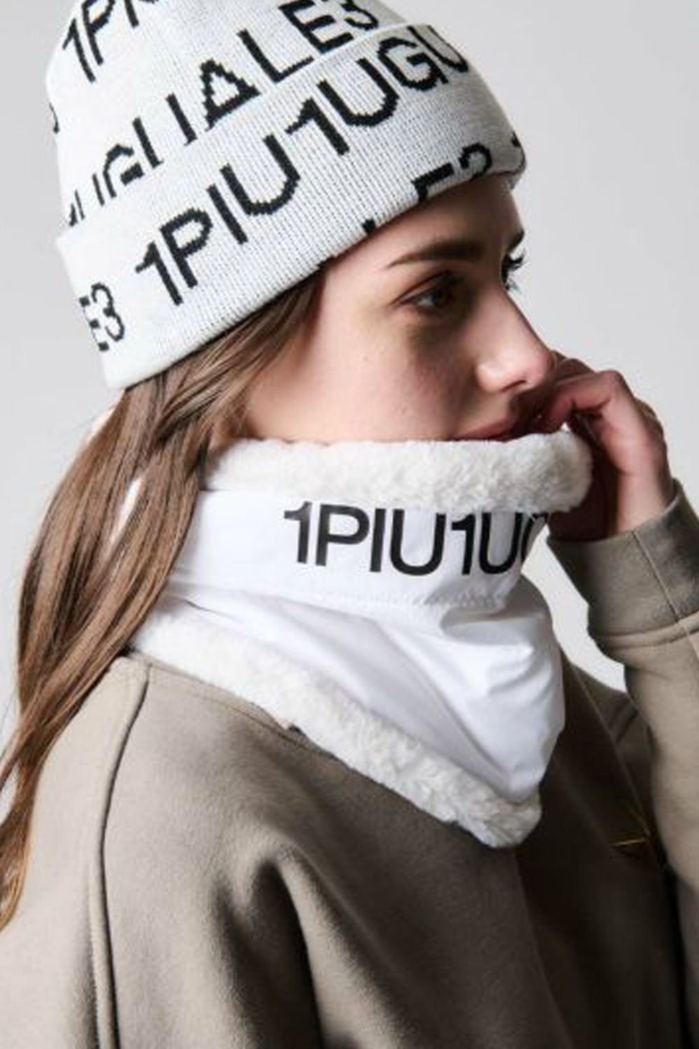 未使用】1piu1uguale3 ネッグウォーマー 中古 ウノピュウノウグァー