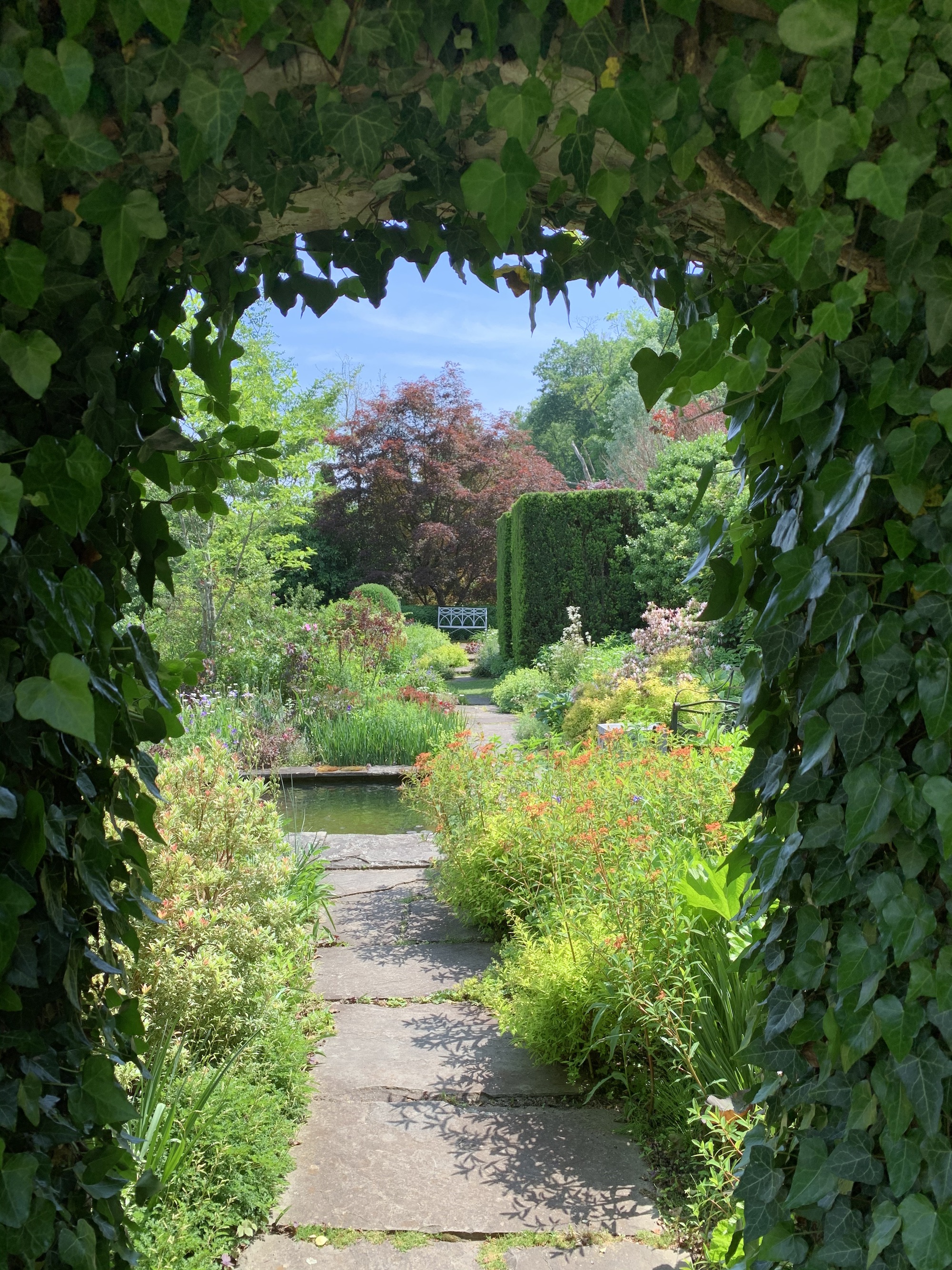 Garden Visit: Classic English Garden Style at Hollister House in